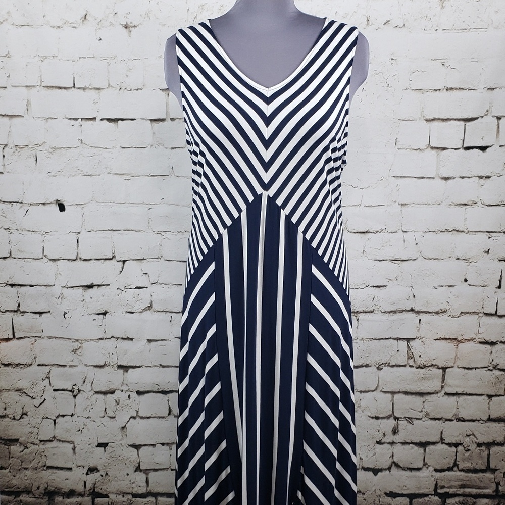 Lane Bryant 26/28 Deep Navy/White Sleeveless Dress